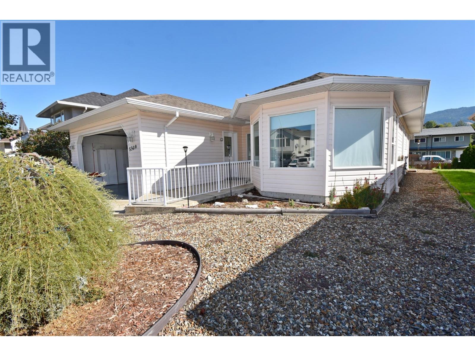 5309 21 Street Property Photo 6