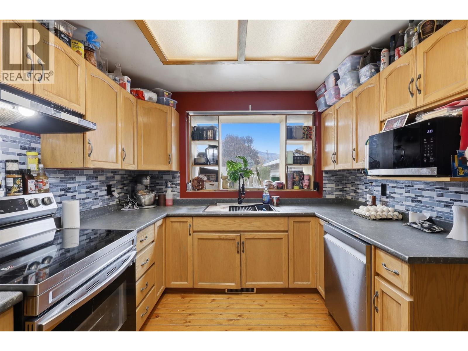 211 Fort Avenue Property Photo 8
