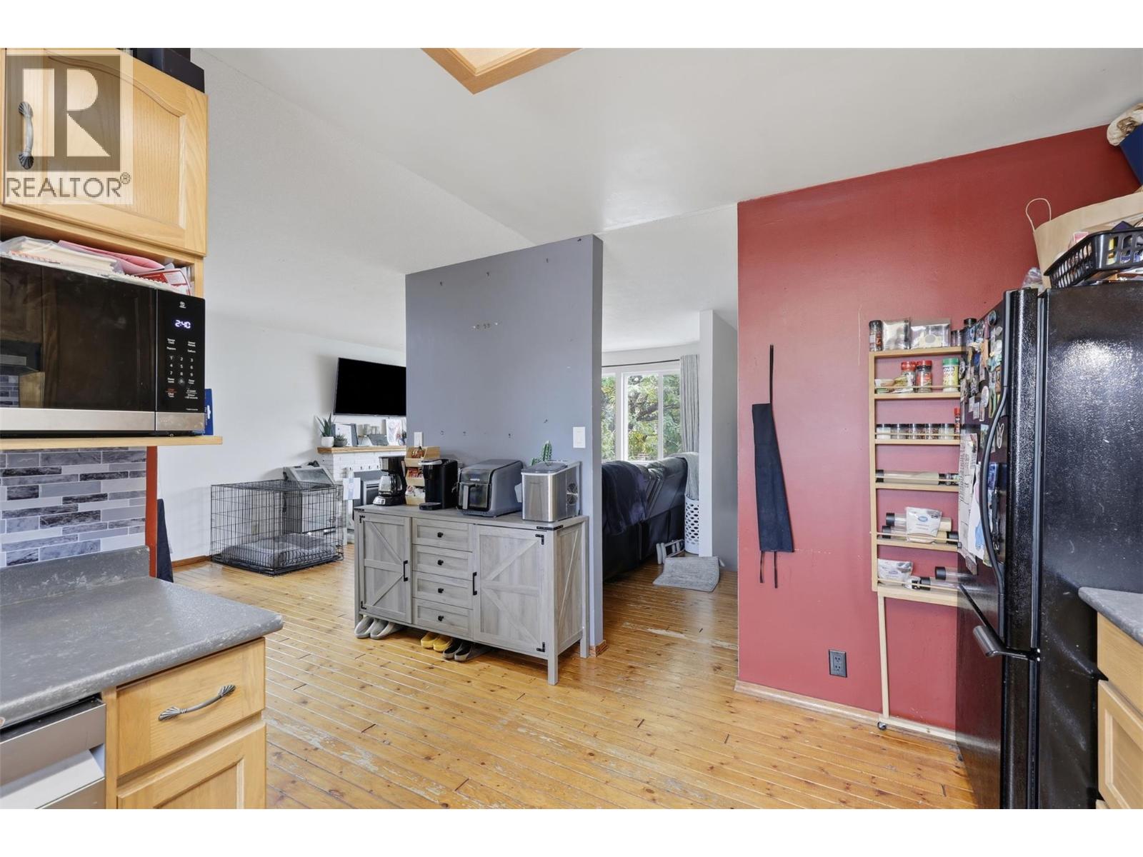 211 Fort Avenue Property Photo 9