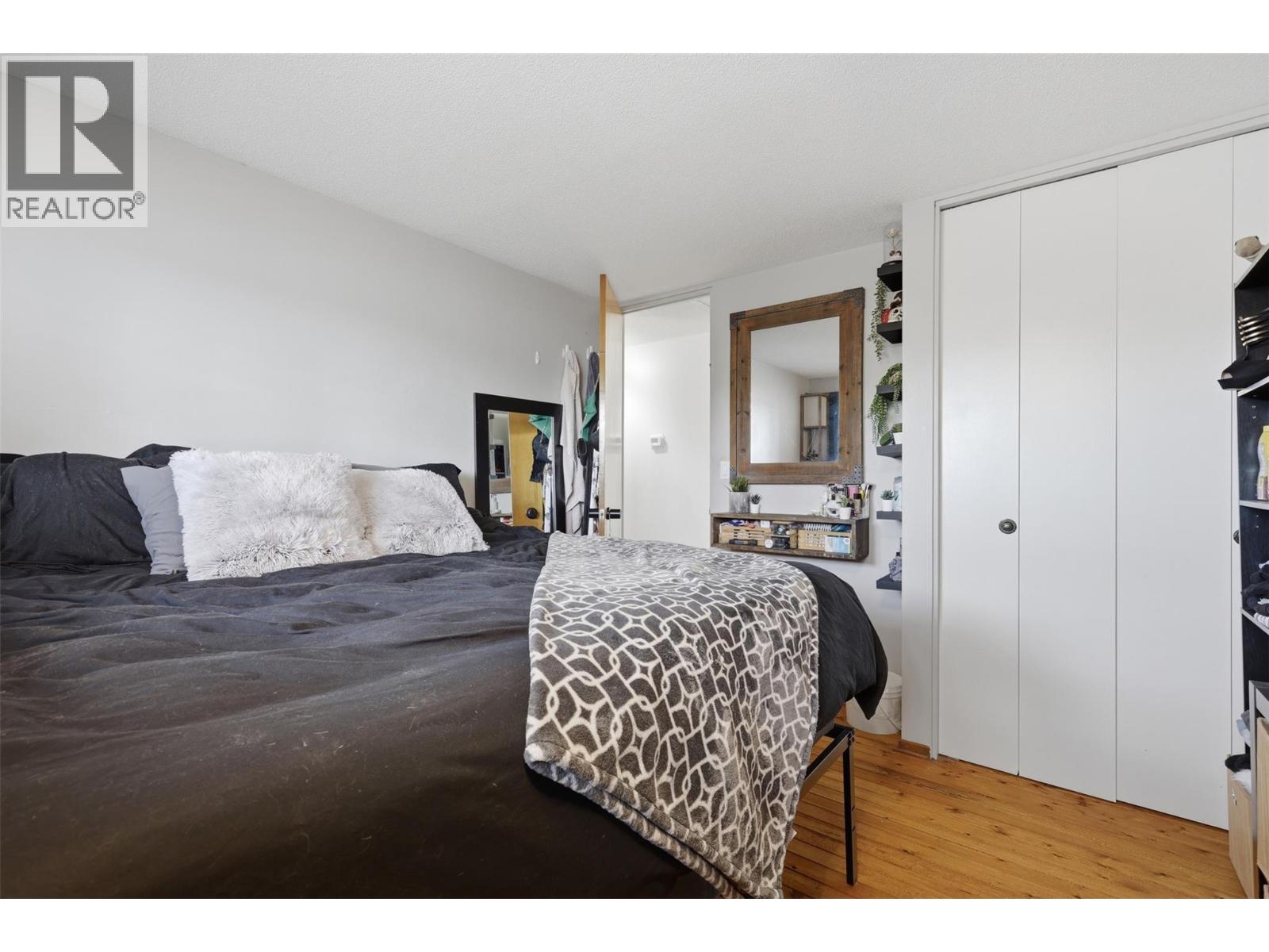 211 Fort Avenue Property Photo 11