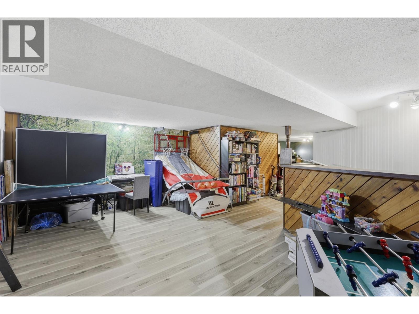 211 Fort Avenue Property Photo 15