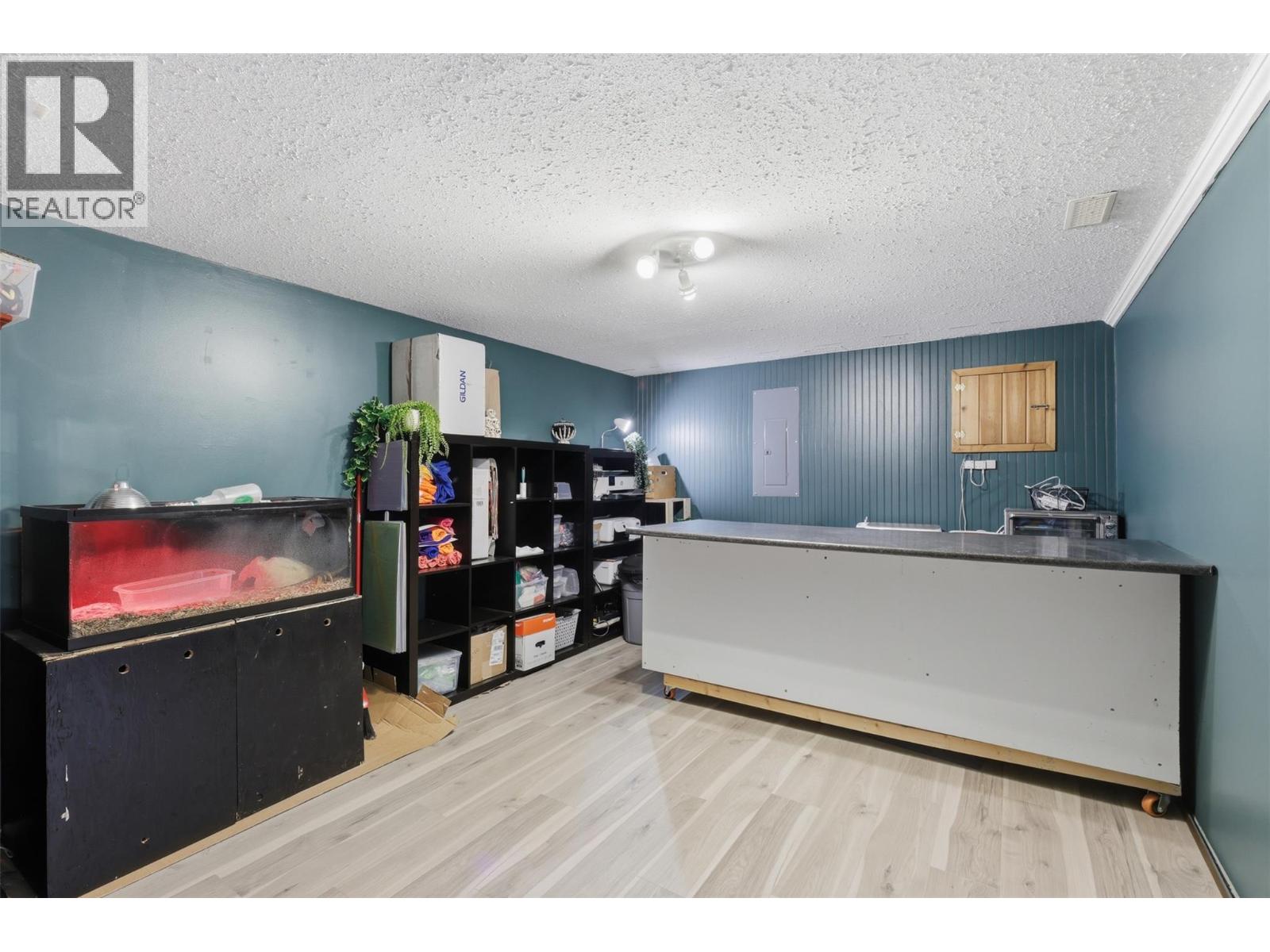 211 Fort Avenue Property Photo 16