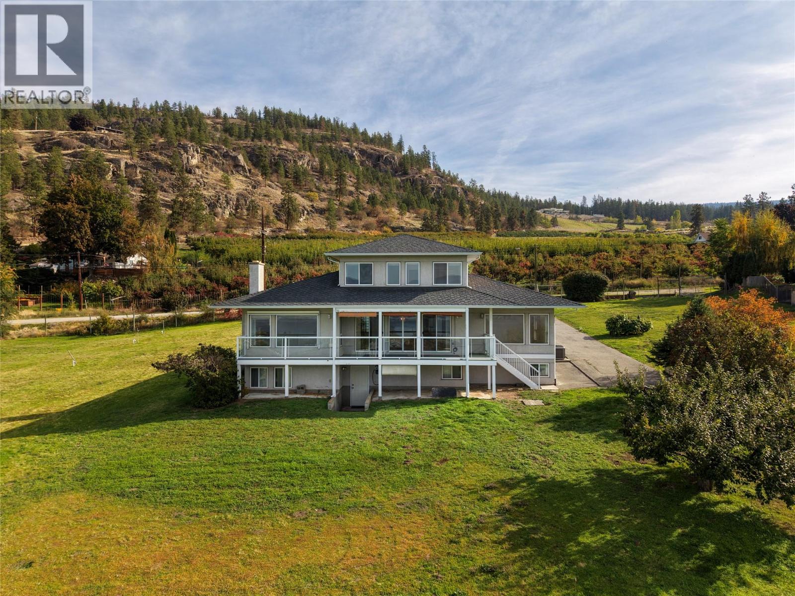 3925 North Naramata Road Property Photo 3