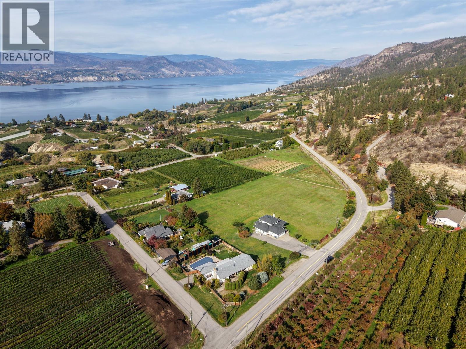 3925 North Naramata Road Property Photo 4