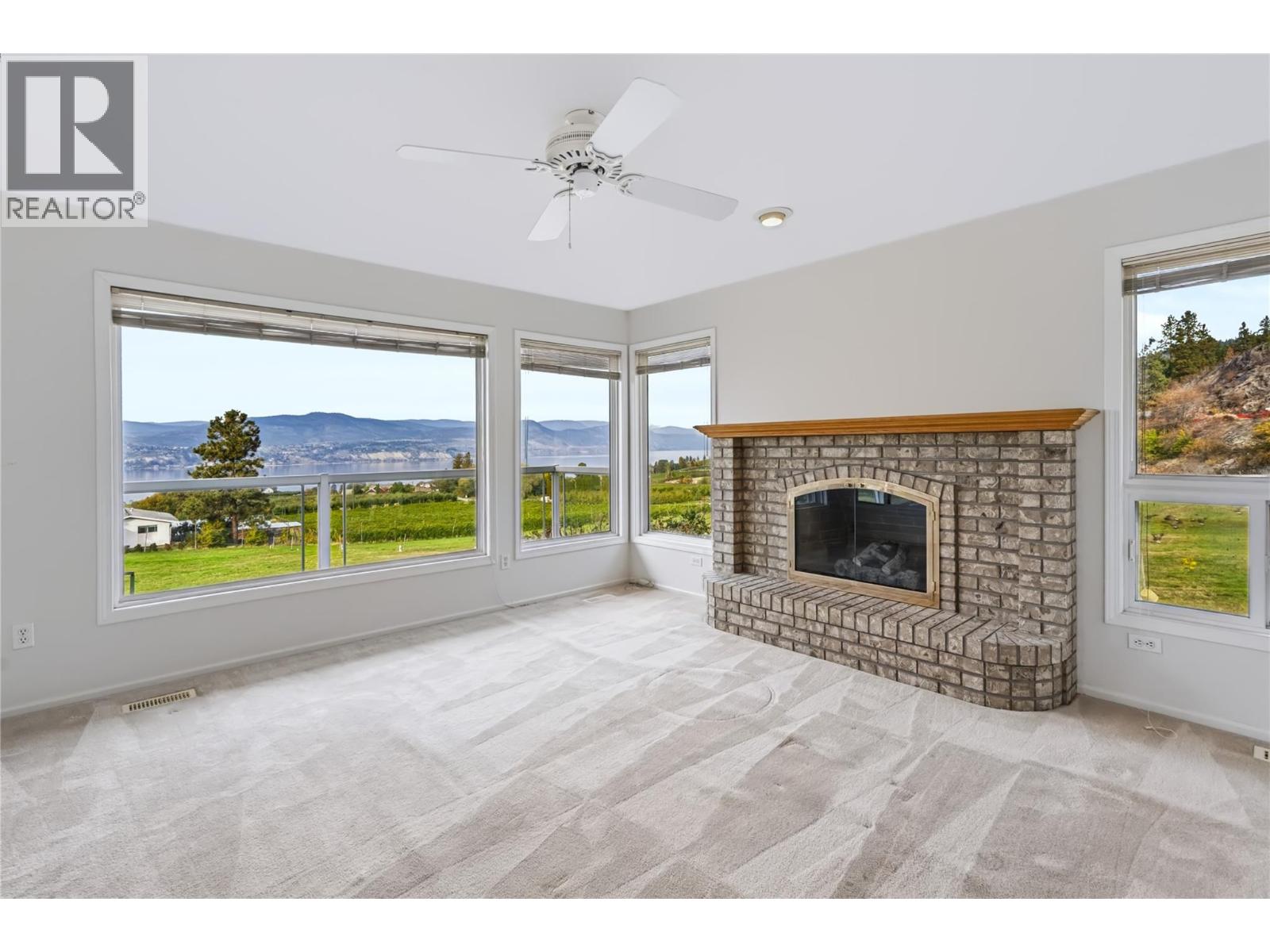 3925 North Naramata Road Property Photo 7