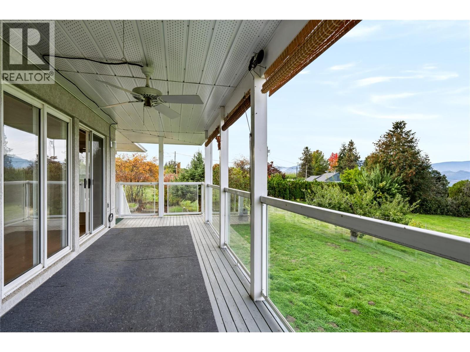3925 North Naramata Road Property Photo 9