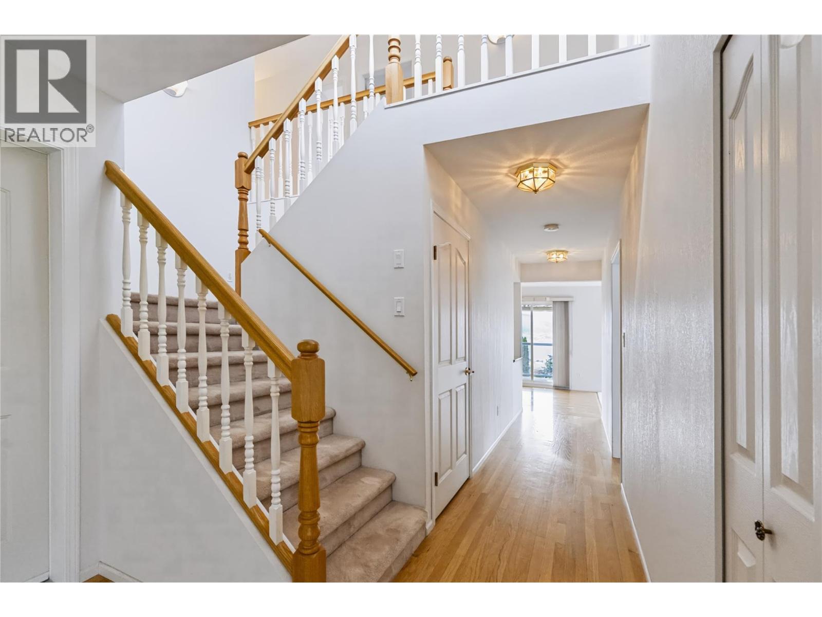 3925 North Naramata Road Property Photo 12