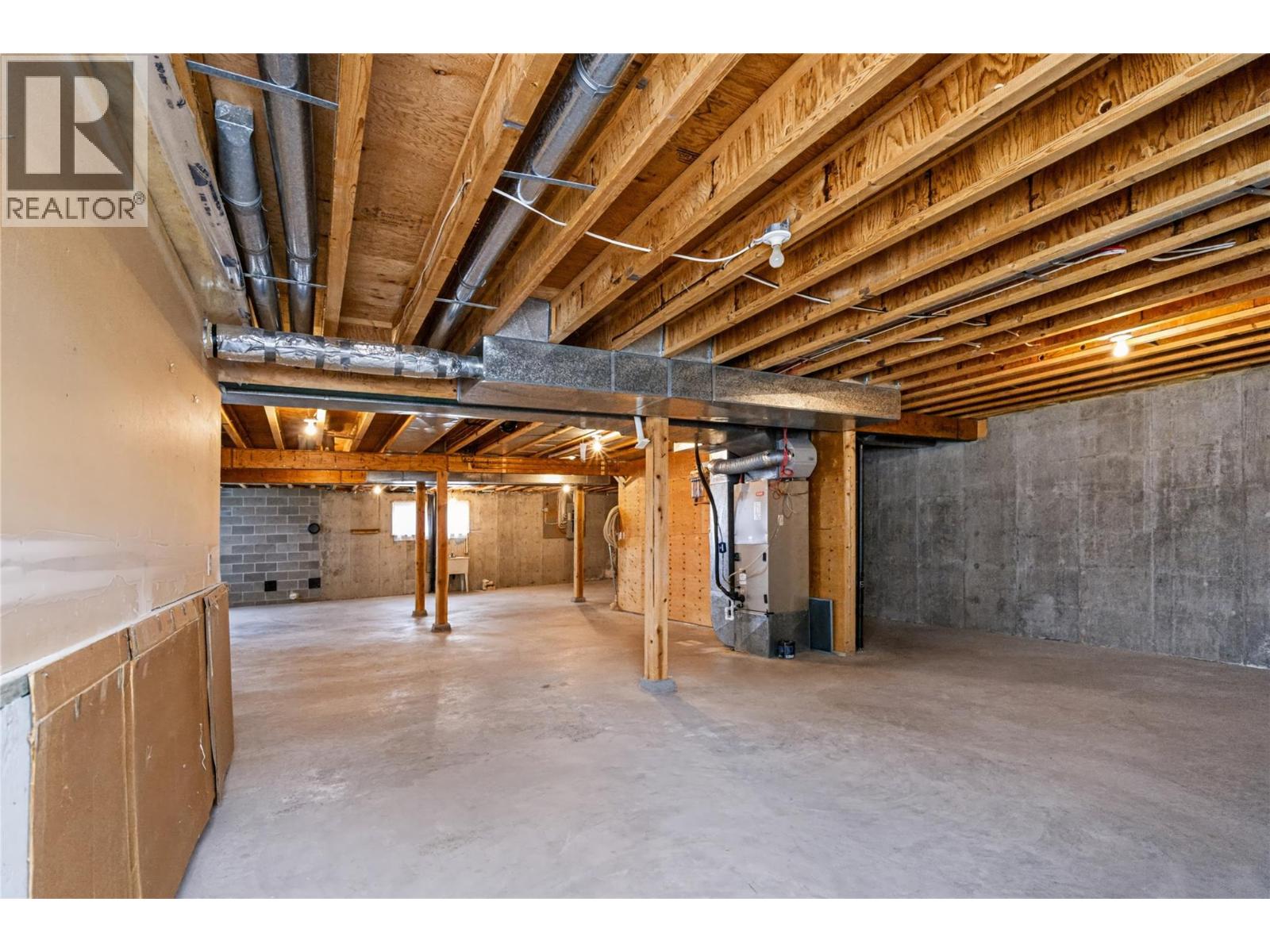 3925 North Naramata Road Property Photo 18