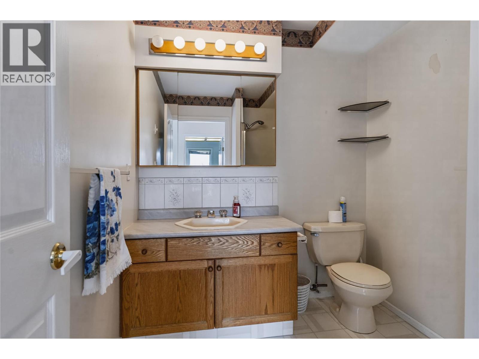 3925 North Naramata Road Property Photo 23