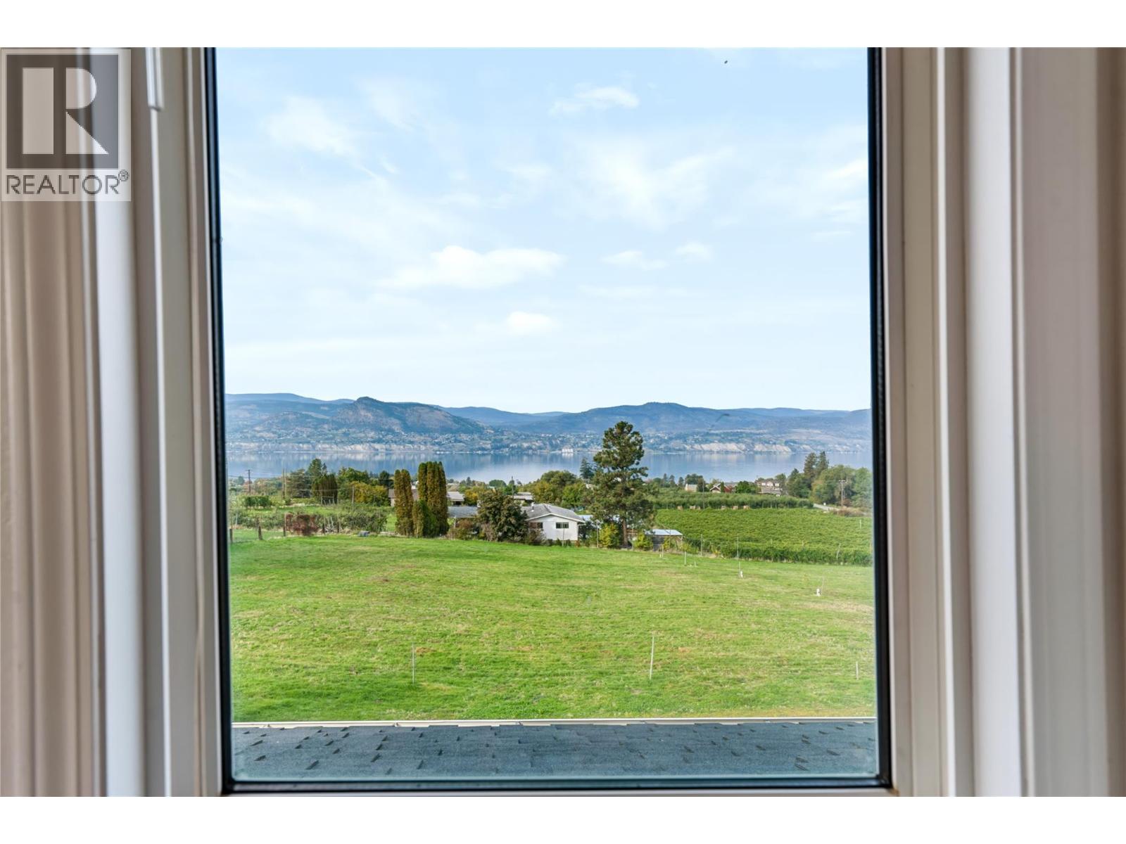 3925 North Naramata Road Property Photo 26