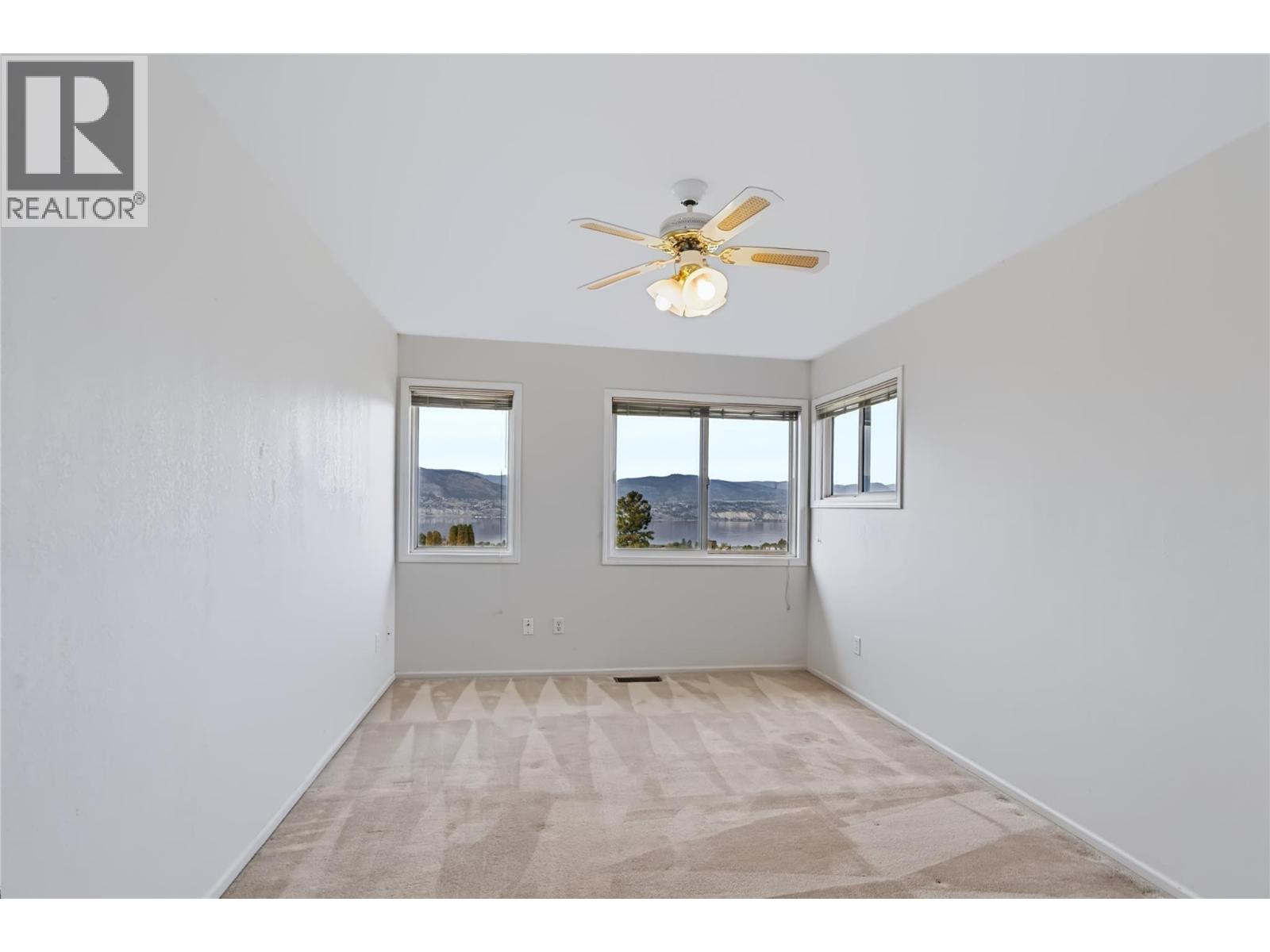 3925 North Naramata Road Property Photo 27