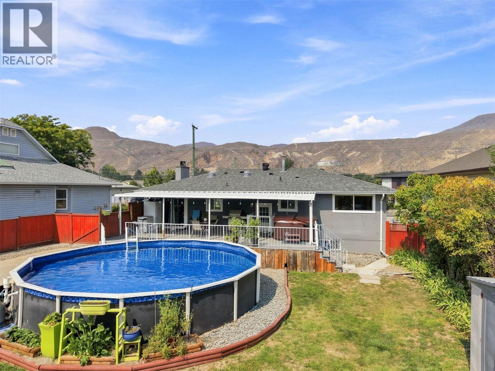 1827 Parkcrest Avenue Property Photo 2