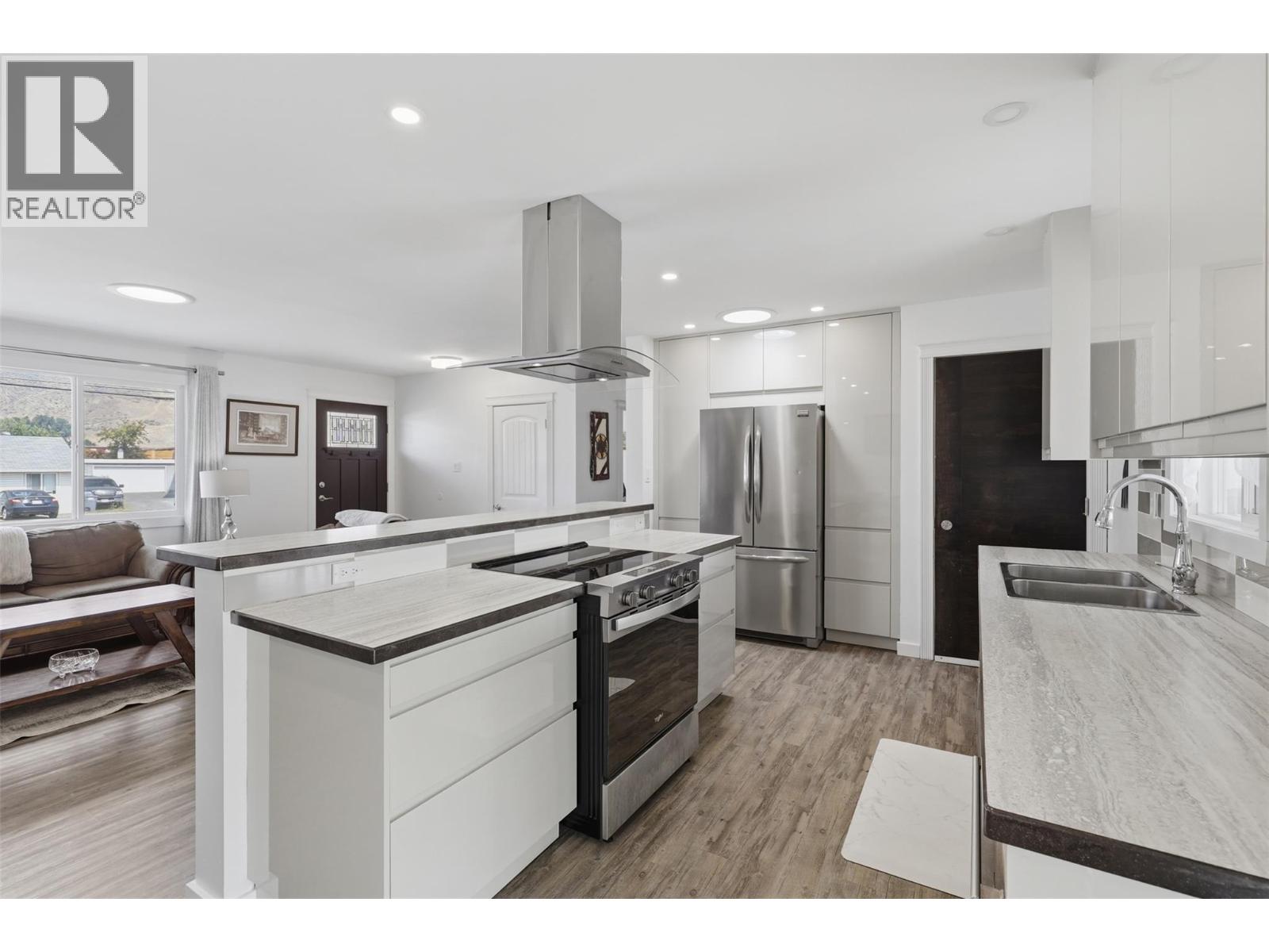 1827 Parkcrest Avenue Property Photo 14