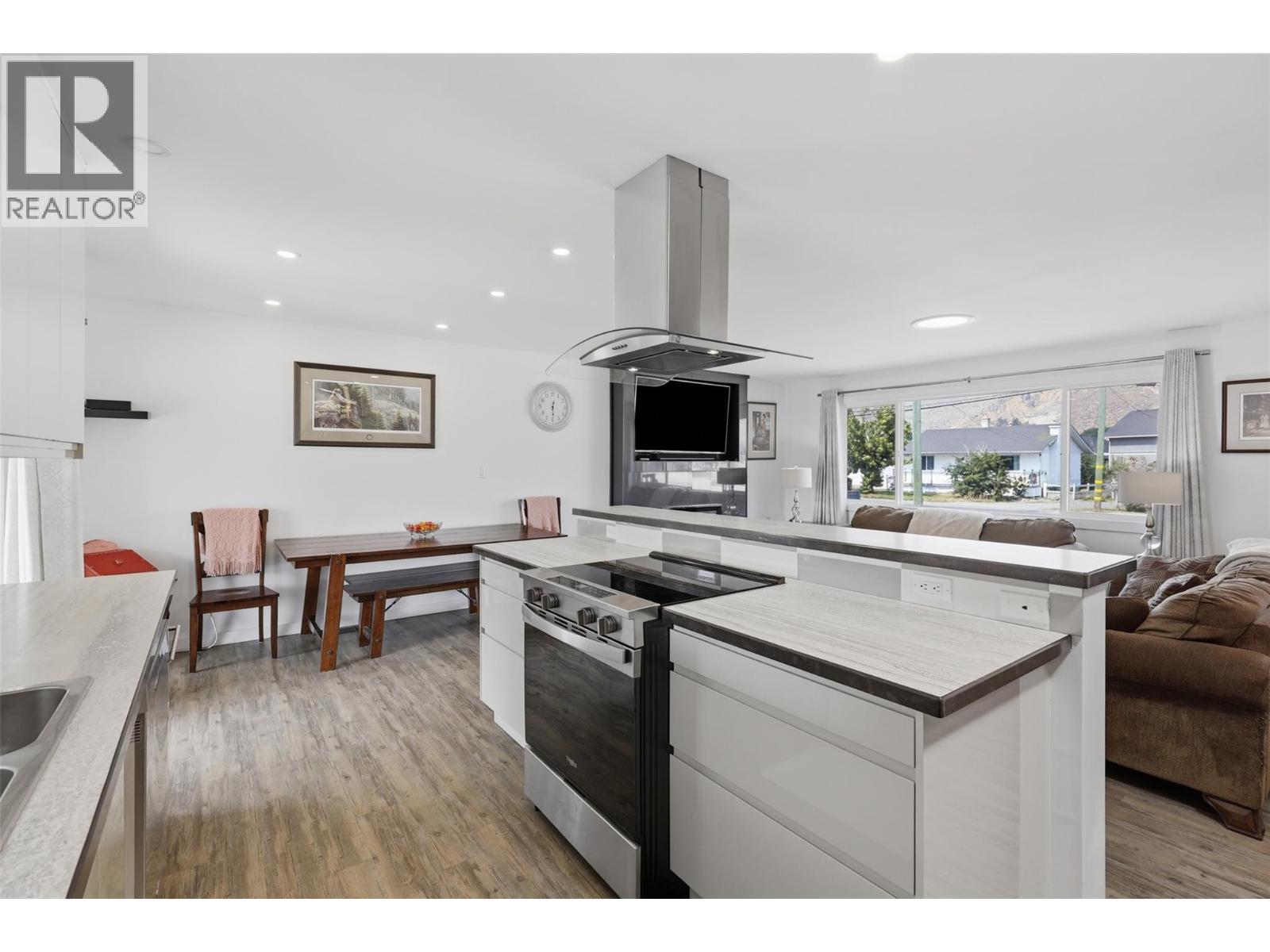 1827 Parkcrest Avenue Property Photo 17