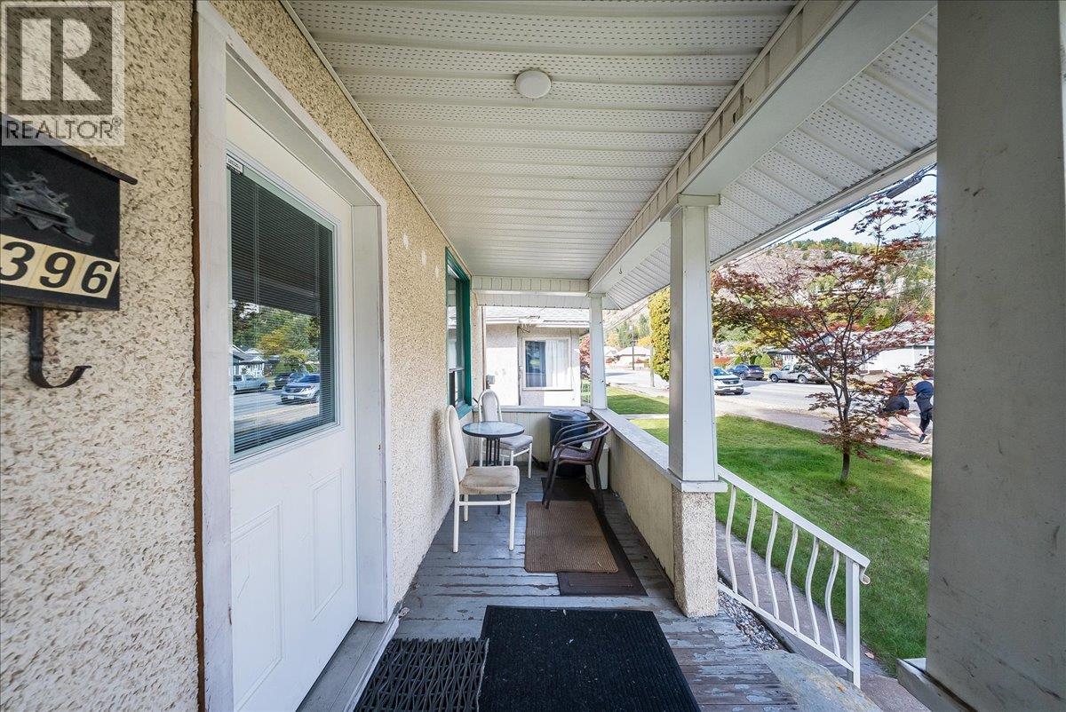 1396 Second Avenue Property Photo 5