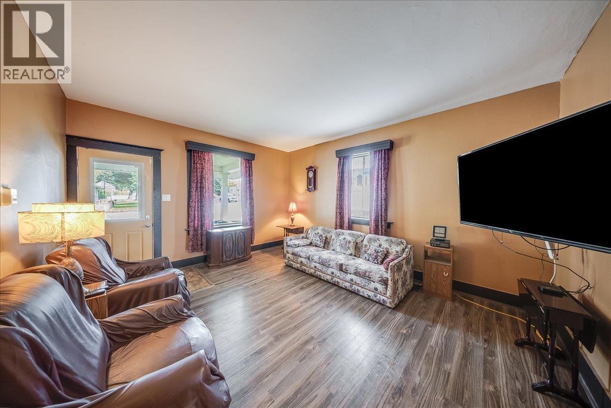 1396 Second Avenue Property Photo 6