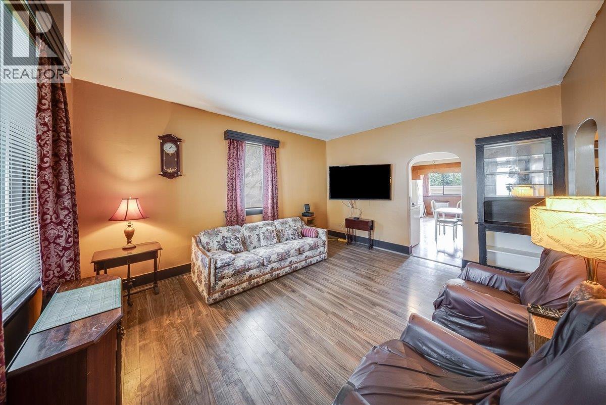 1396 Second Avenue Property Photo 8