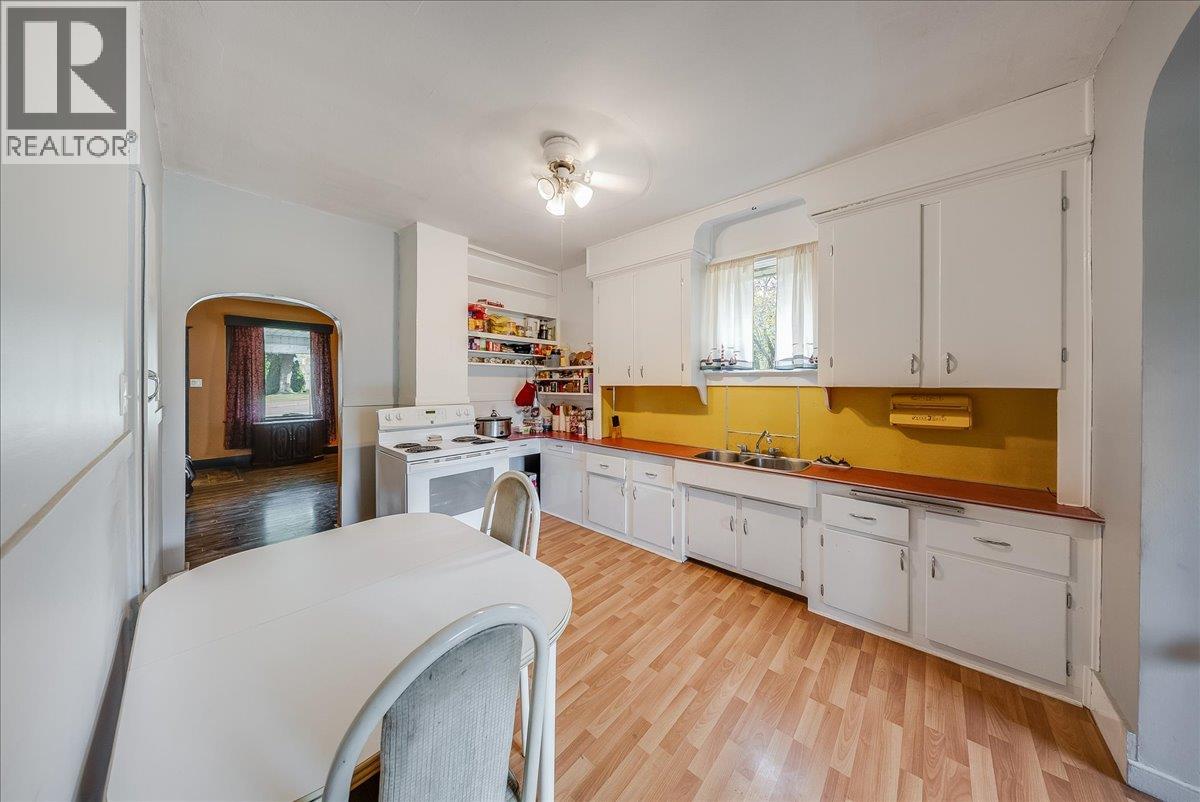 1396 Second Avenue Property Photo 9