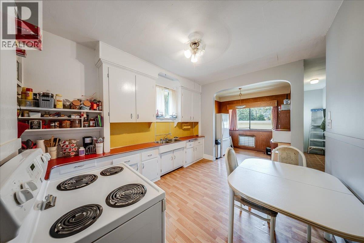 1396 Second Avenue Property Photo 10
