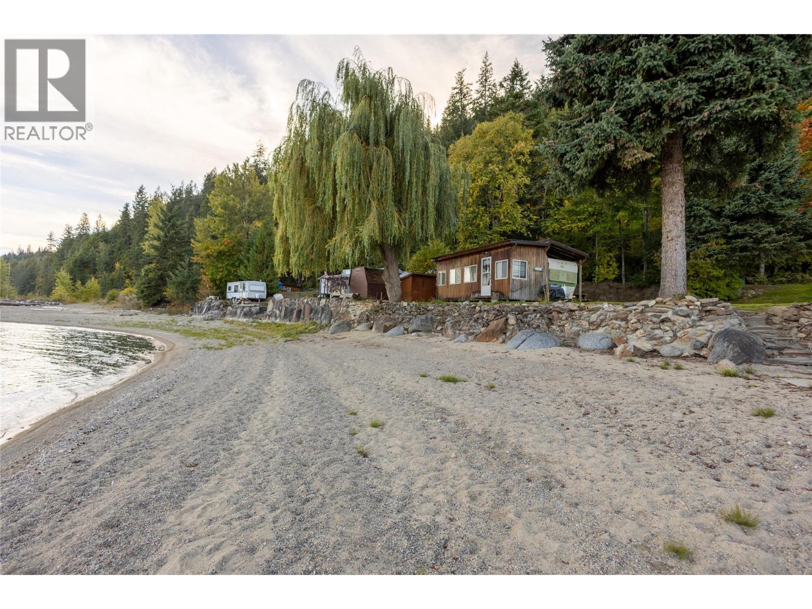 3516 31 Highway Property Photo 5