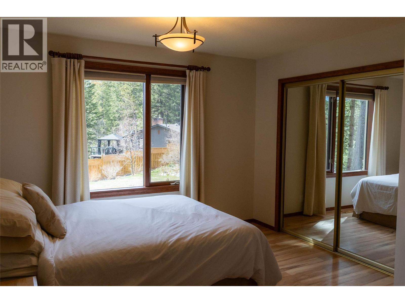 1920 Lakeview Drive Property Photo 16