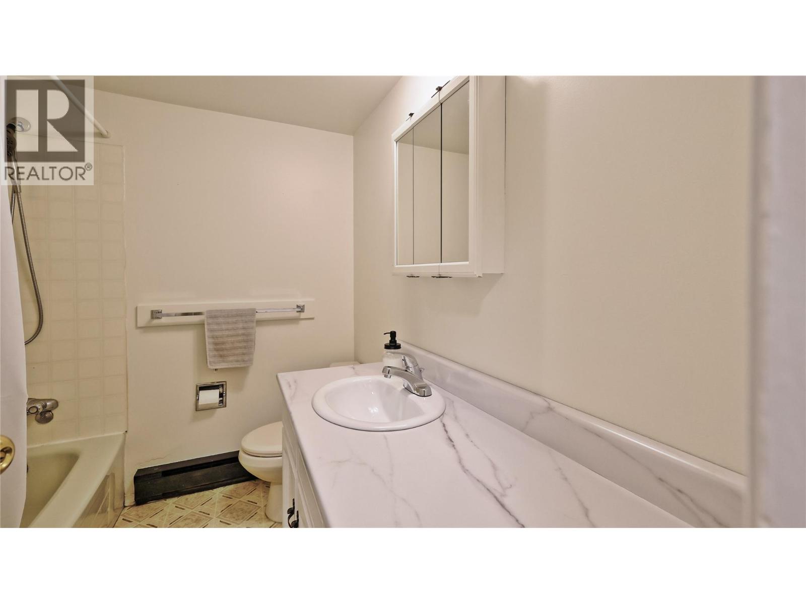 650 Knighton Road Unit# 6 Property Photo 11