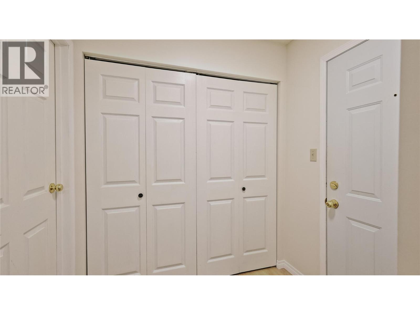 650 Knighton Road Unit# 6 Property Photo 13