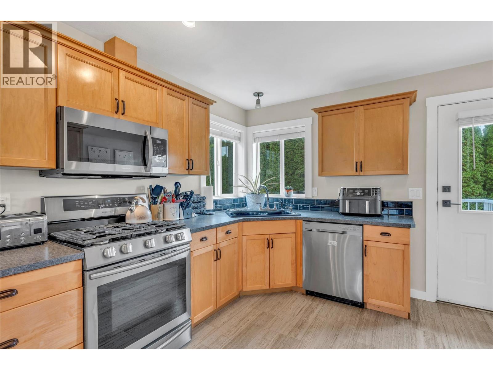 2390 Wiltse Drive Property Photo 10