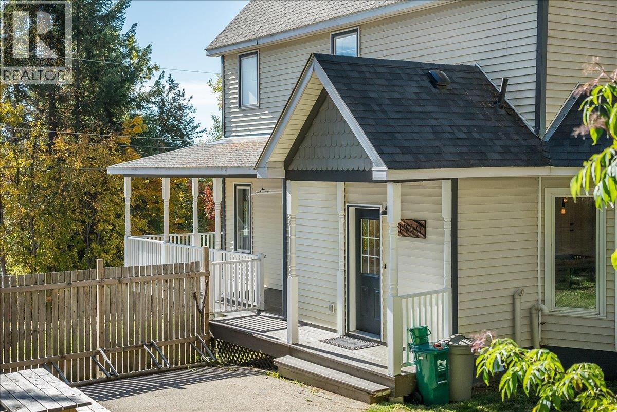 1860 Planer Crescent Property Photo 4