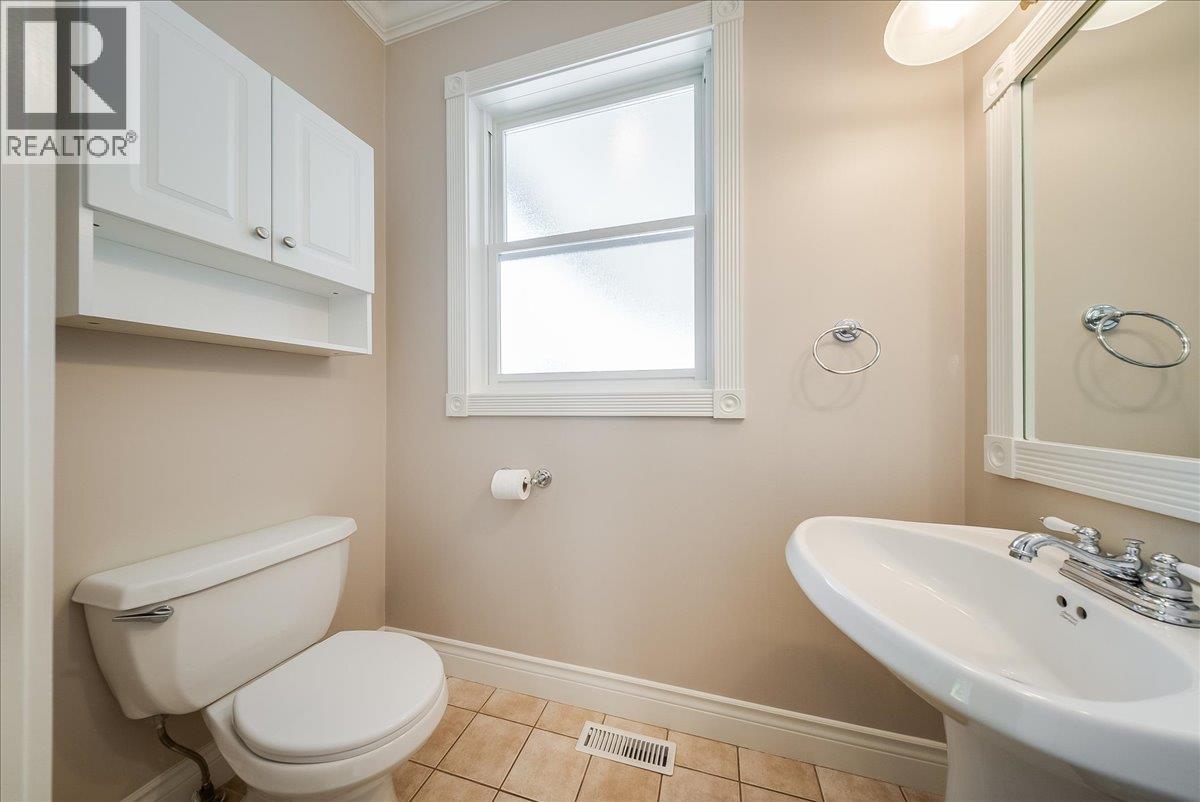 1860 Planer Crescent Property Photo 8