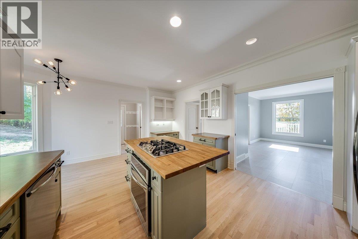 1860 Planer Crescent Property Photo 15