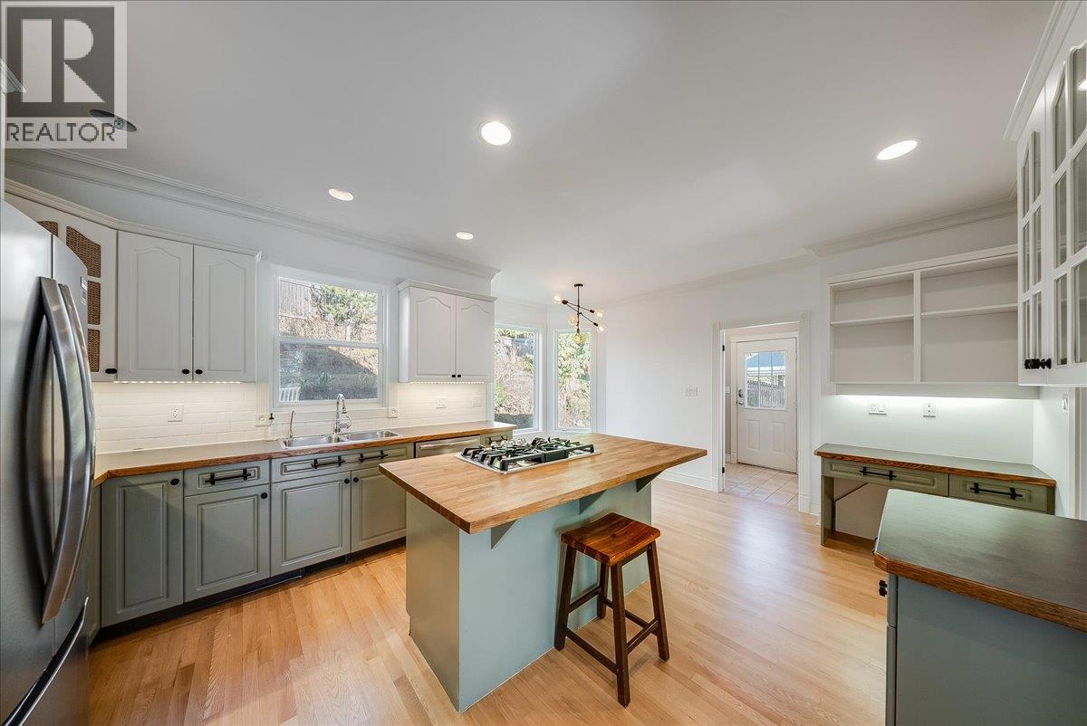 1860 Planer Crescent Property Photo 16