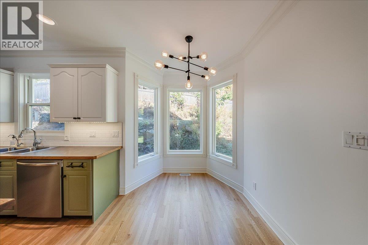 1860 Planer Crescent Property Photo 17