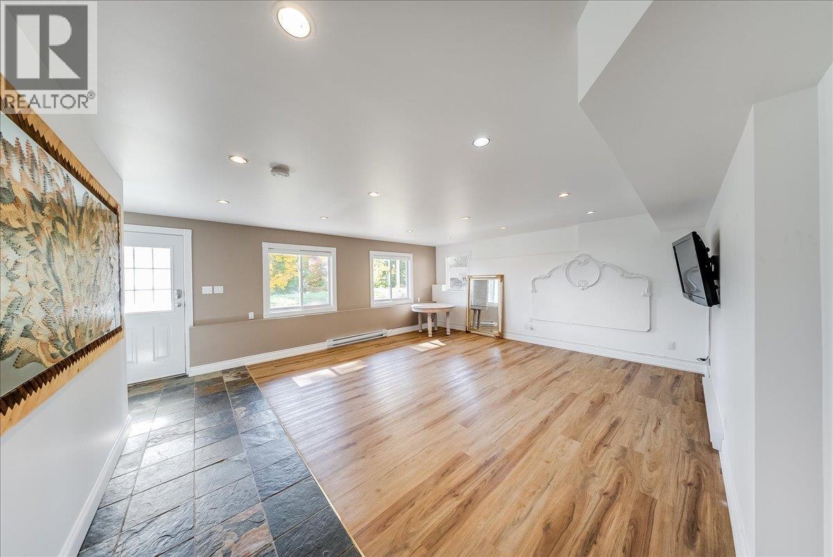 1860 Planer Crescent Property Photo 61
