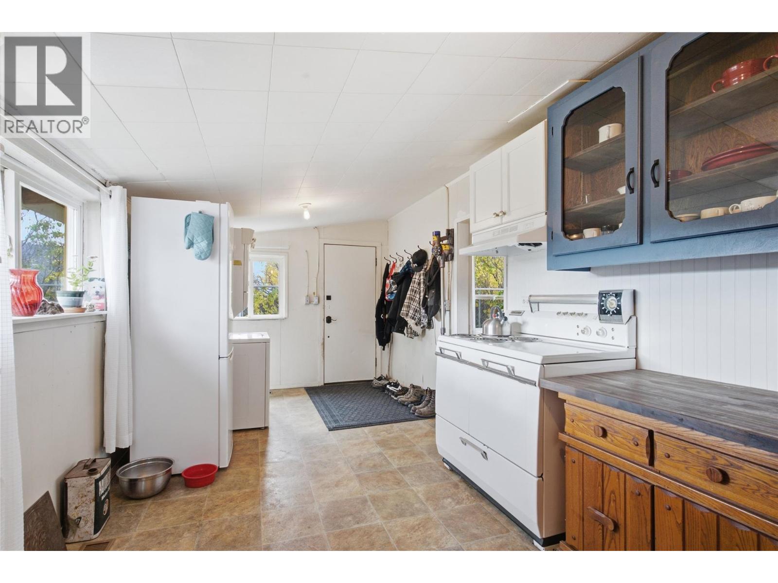 2276 Coldwater Avenue Property Photo 3