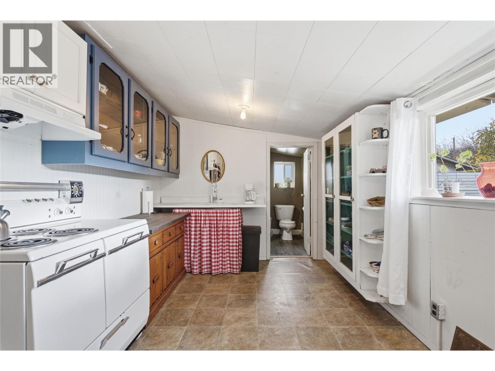 2276 Coldwater Avenue Property Photo 4