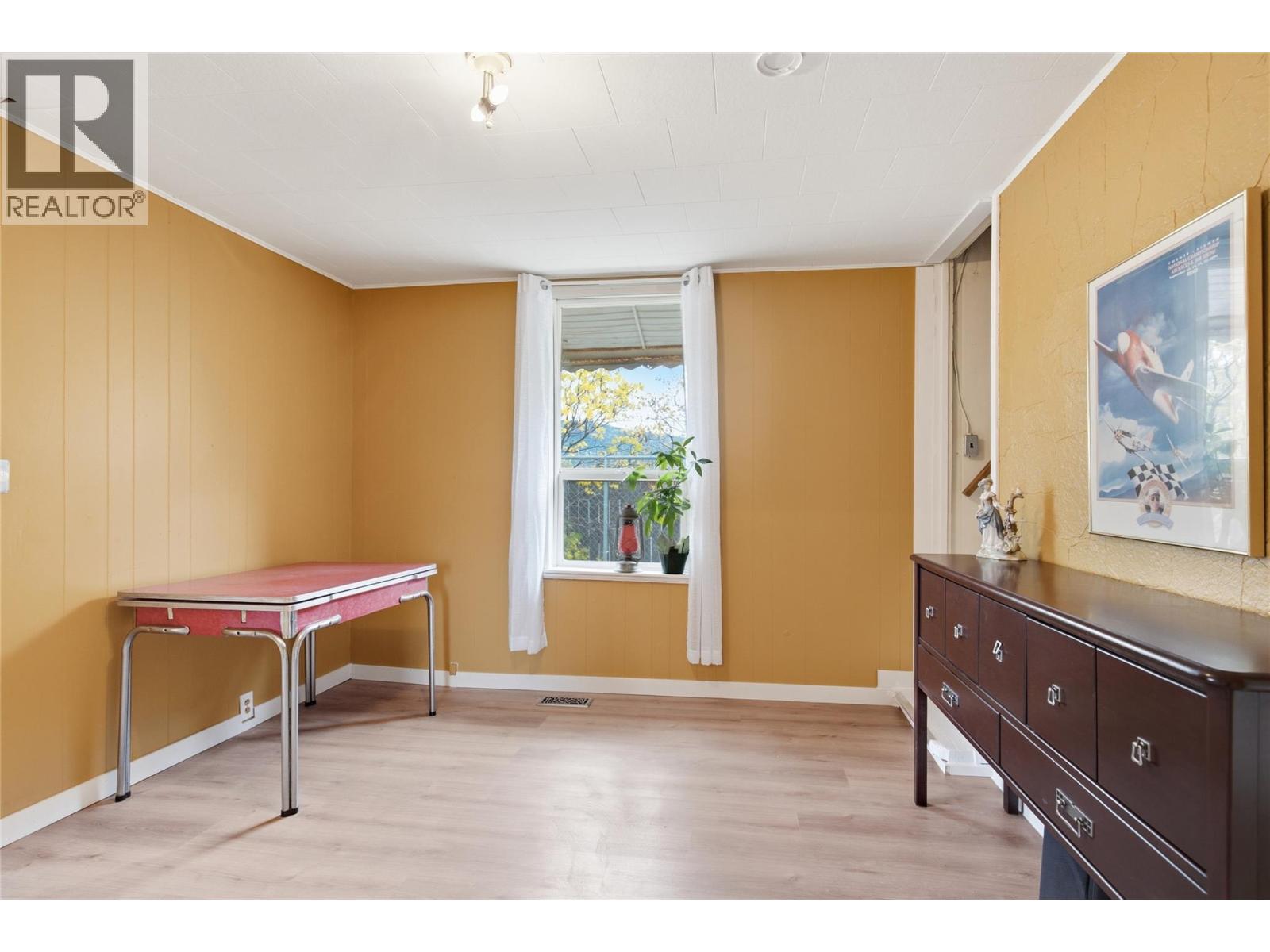 2276 Coldwater Avenue Property Photo 6
