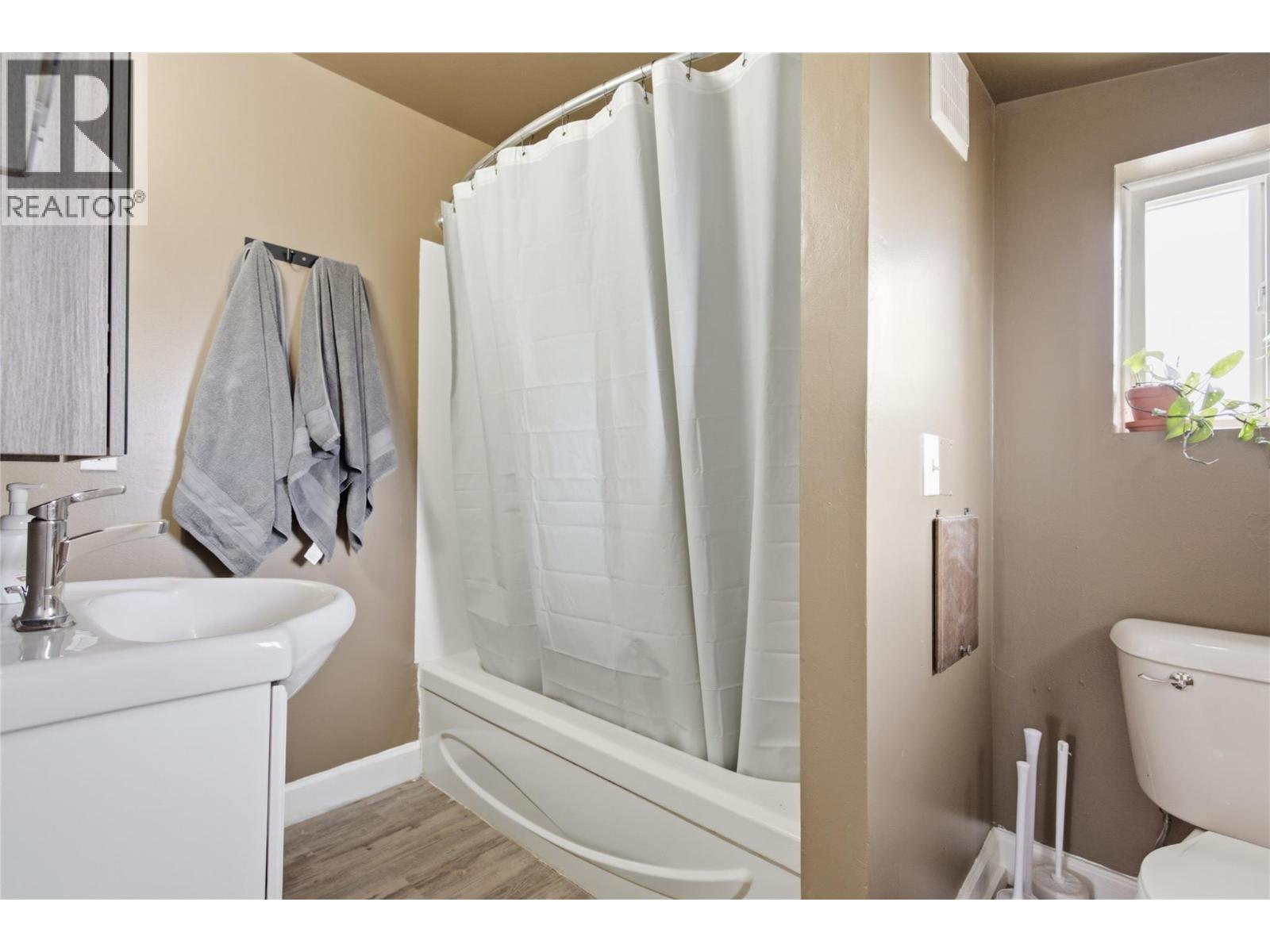 2276 Coldwater Avenue Property Photo 10