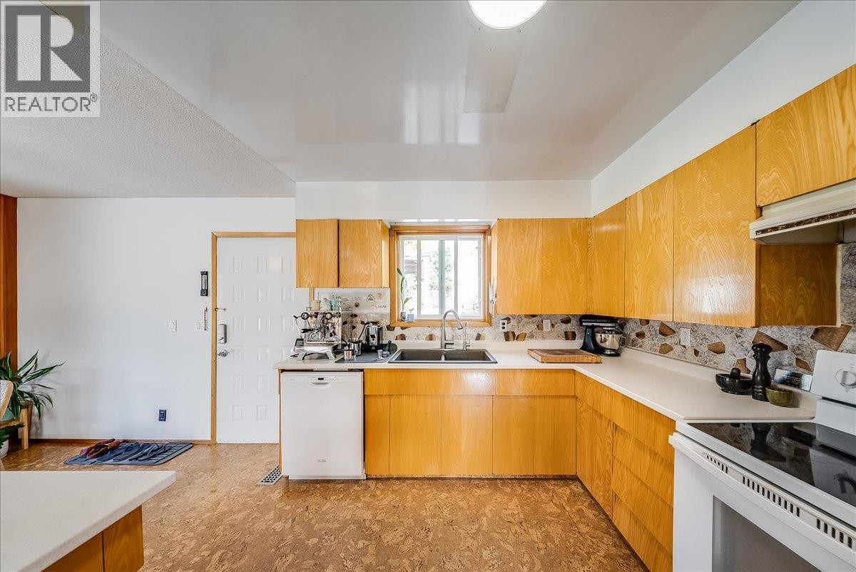 1614 Cook Avenue Property Photo 9