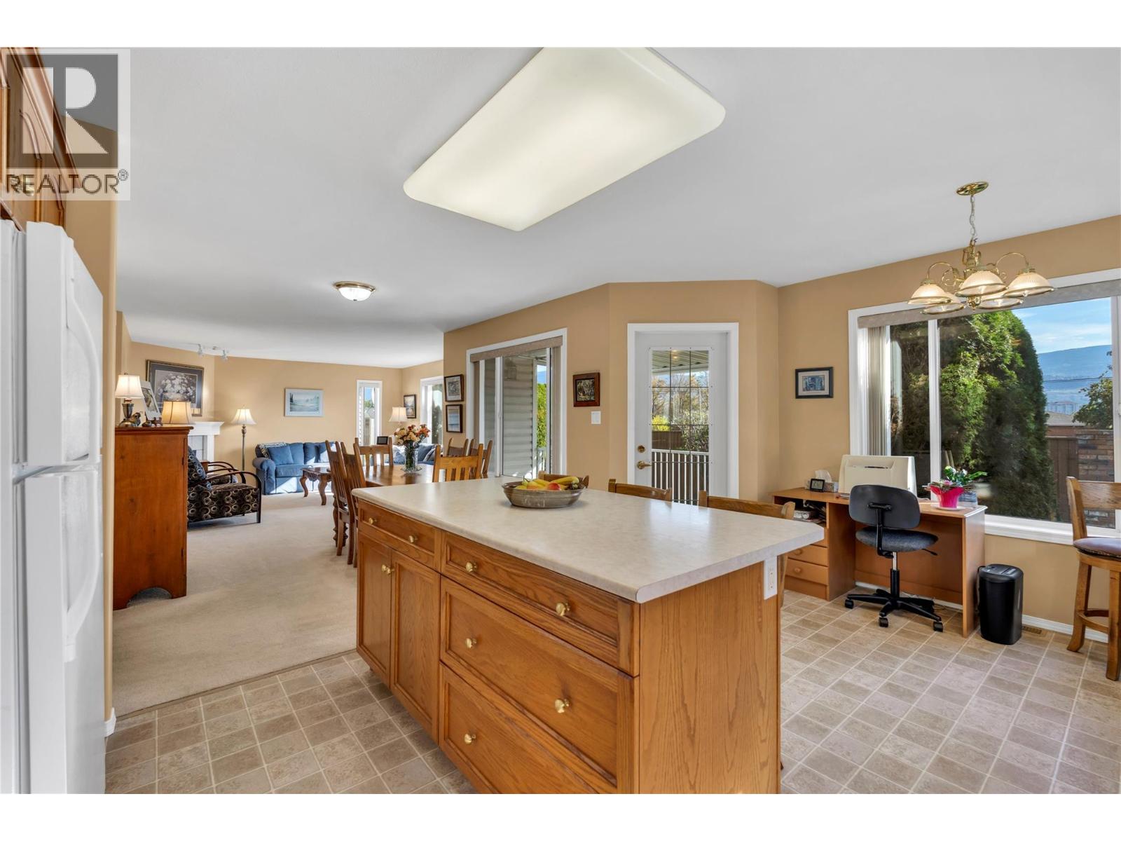 546 Redwing Drive Property Photo 8