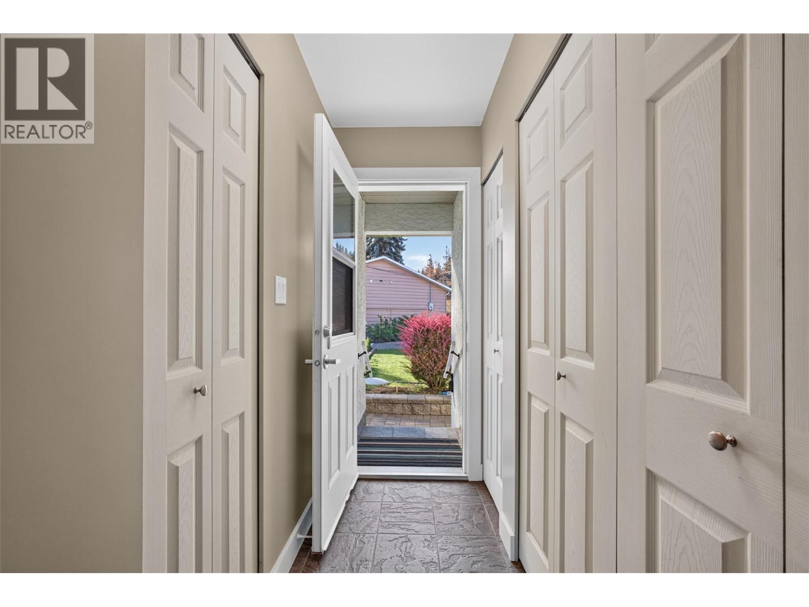 10836 Dunham Crescent Property Photo 11