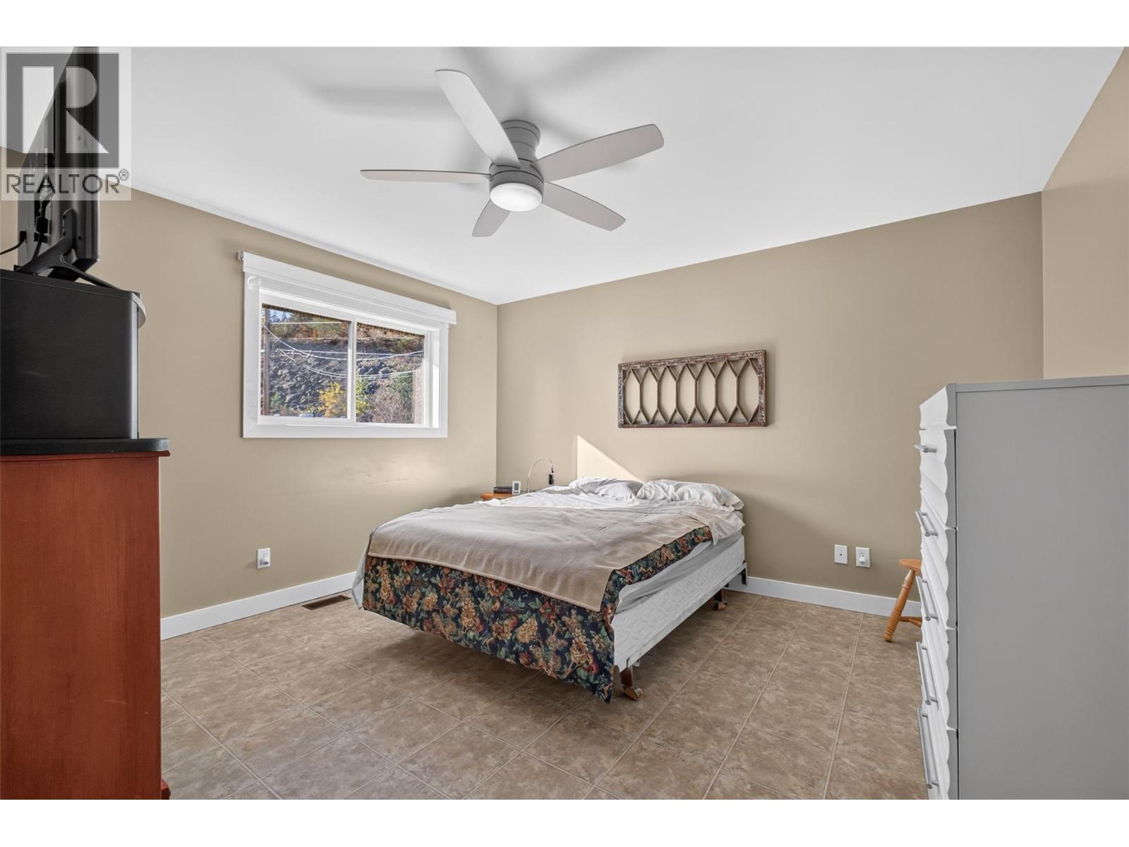 10836 Dunham Crescent Property Photo 12