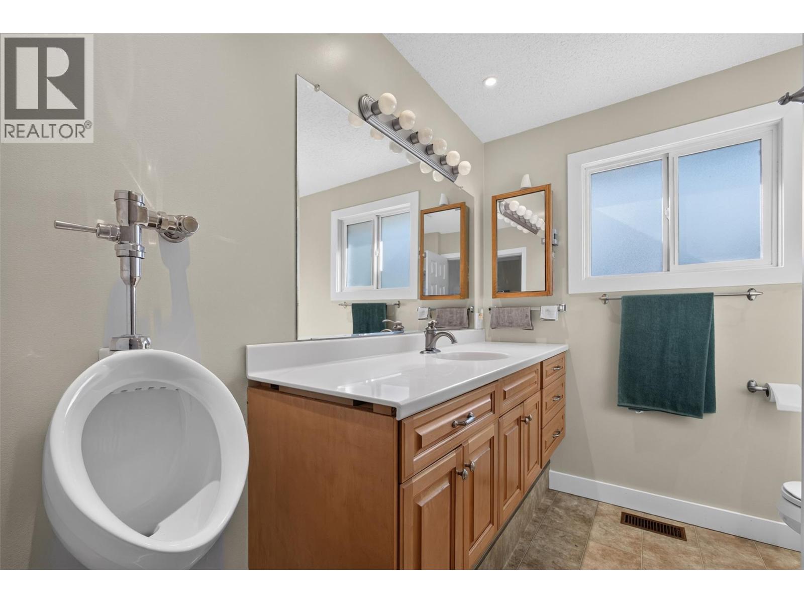 10836 Dunham Crescent Property Photo 17