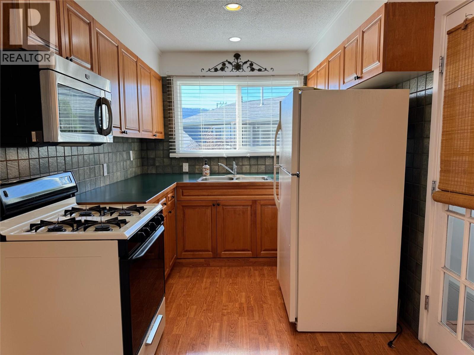 2152 Mamette Avenue Property Photo 3