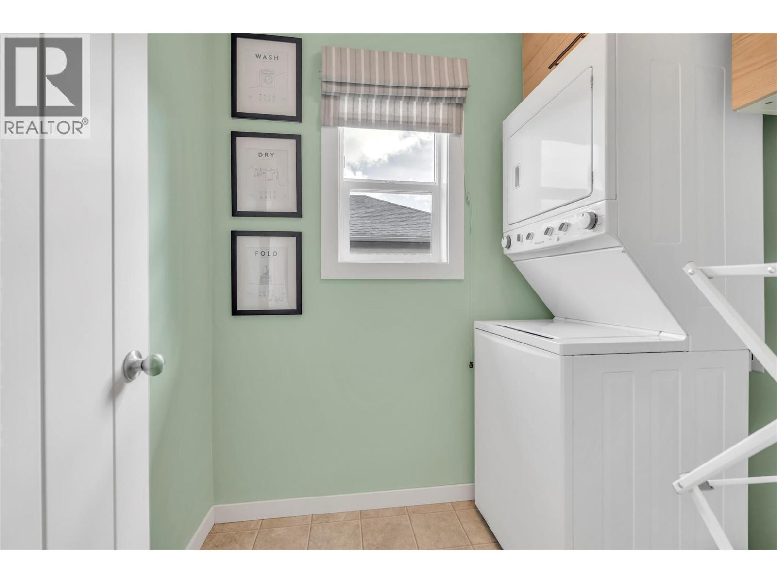 484 Similkameen Avenue Property Photo 20