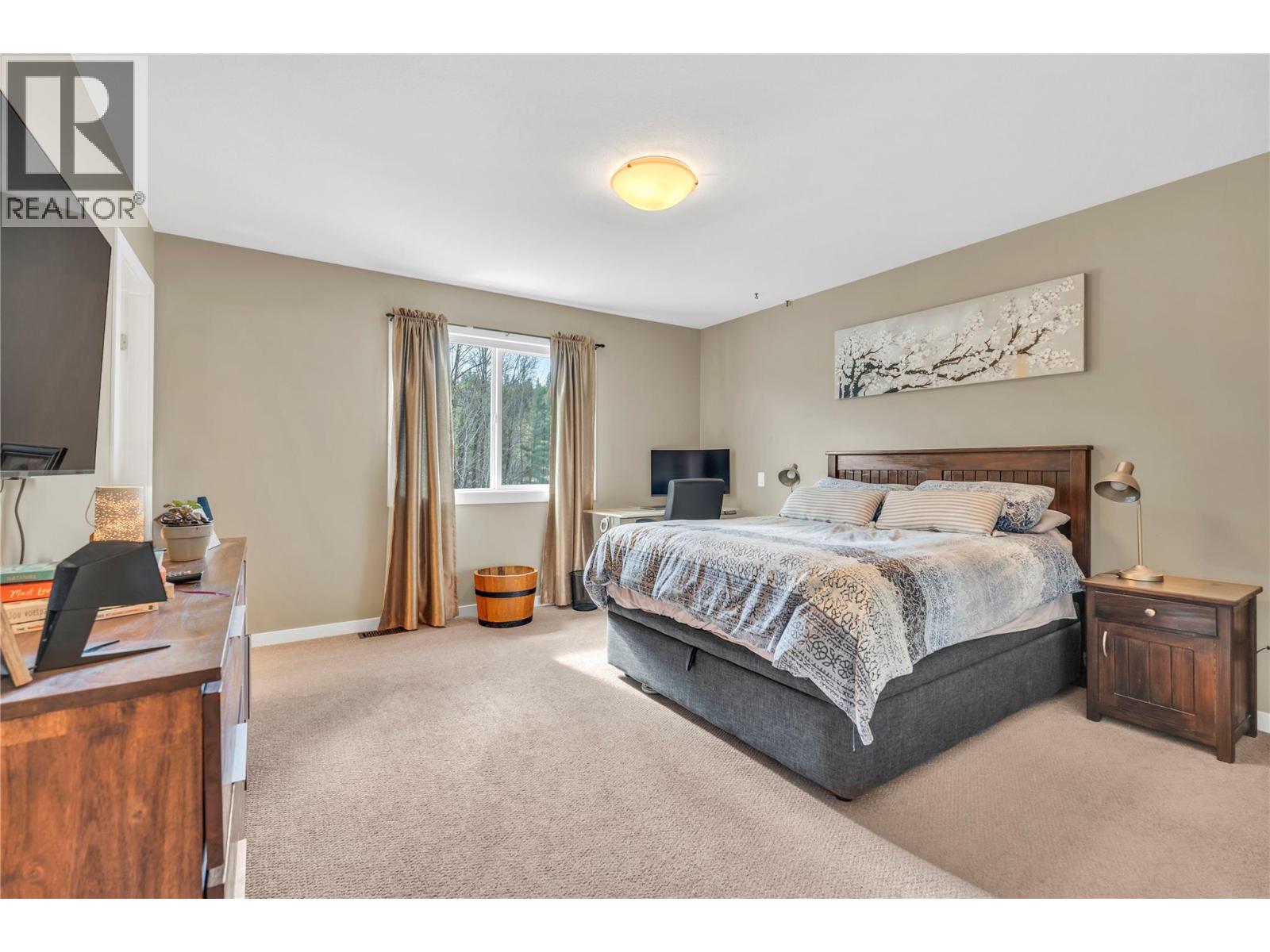 484 Similkameen Avenue Property Photo 21