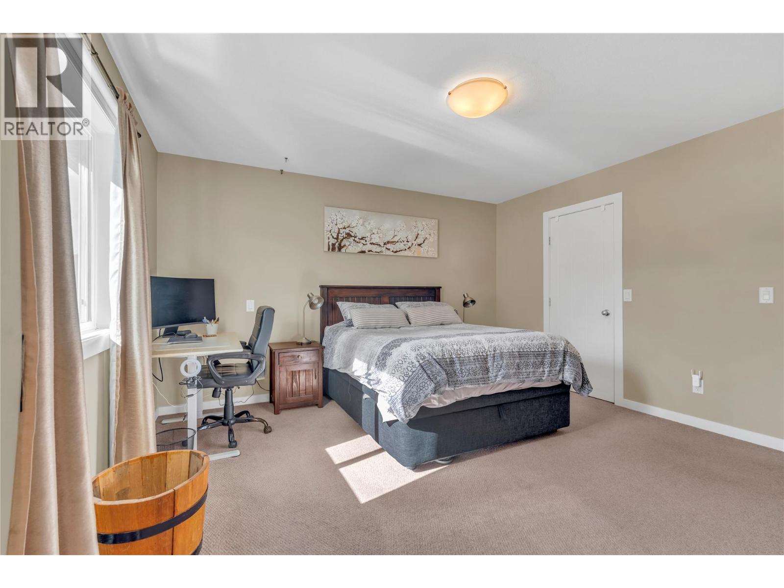 484 Similkameen Avenue Property Photo 22
