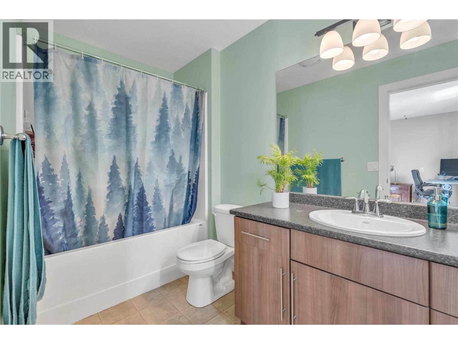 484 Similkameen Avenue Property Photo 23