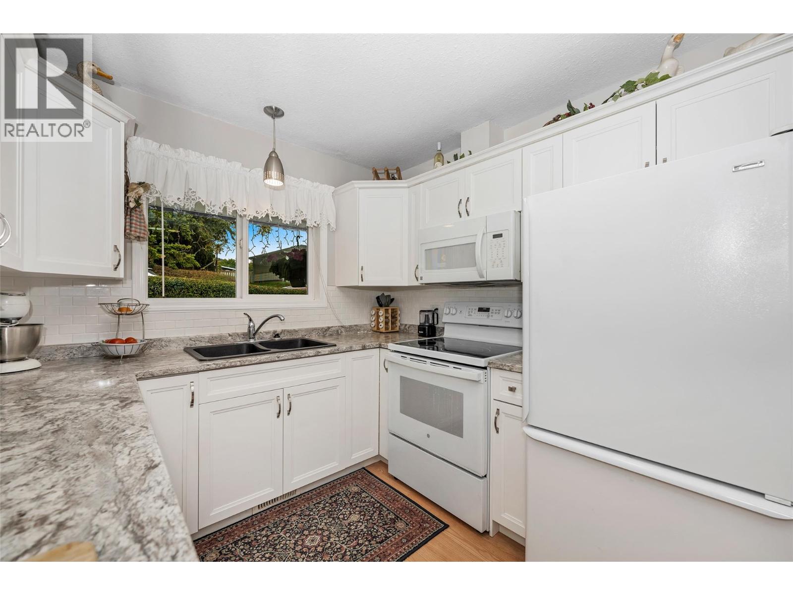 3300 Becker Street Property Photo 7