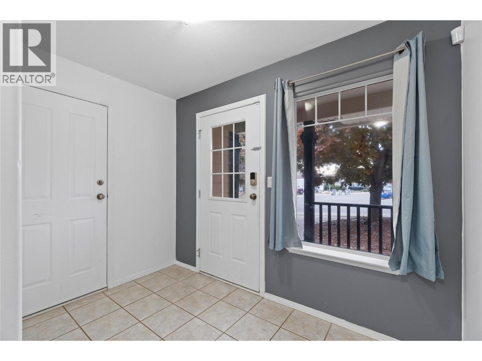 1198 Raven Drive Property Photo 4